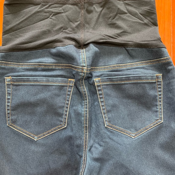 Liz Lange Maternity Skinny Jeans - Picture 3 of 4